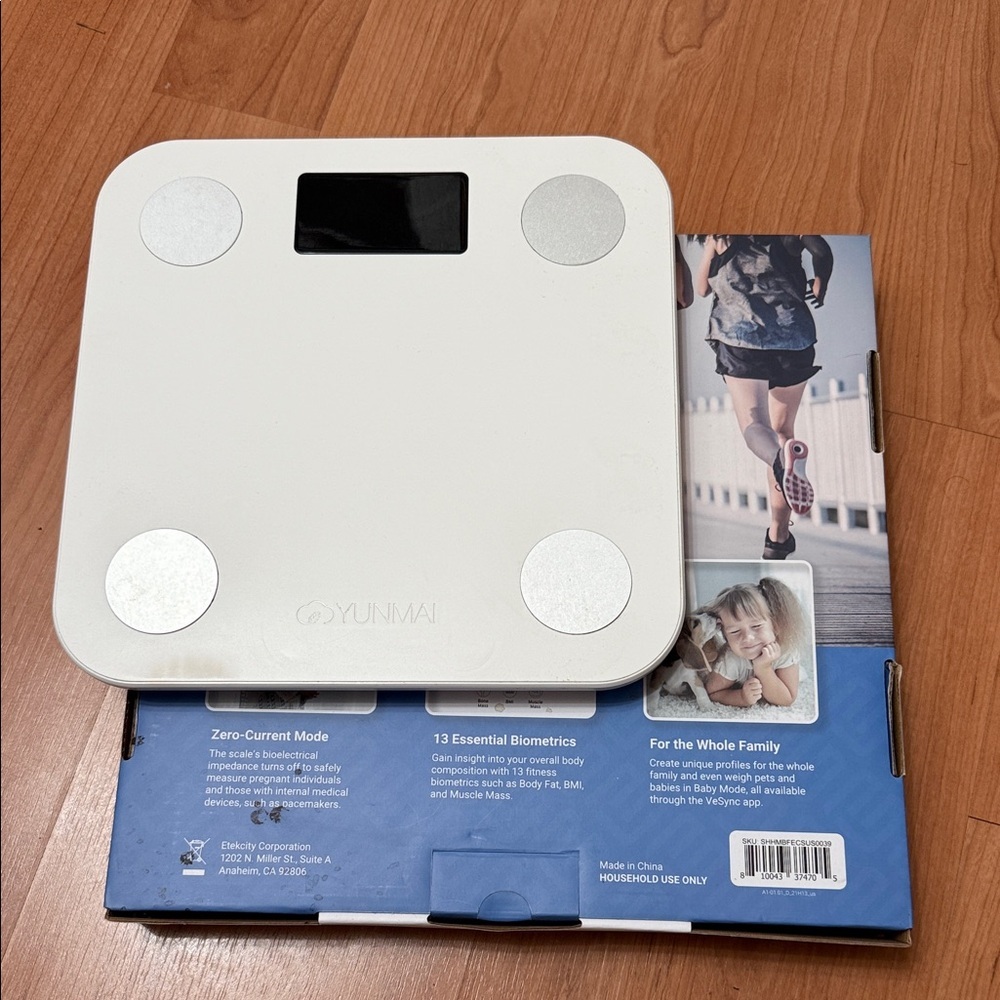 White Smart Scale - Picture 2 of 5